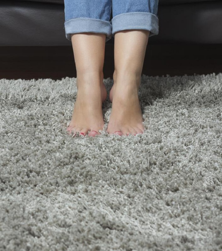 feet-on-thick-carpet