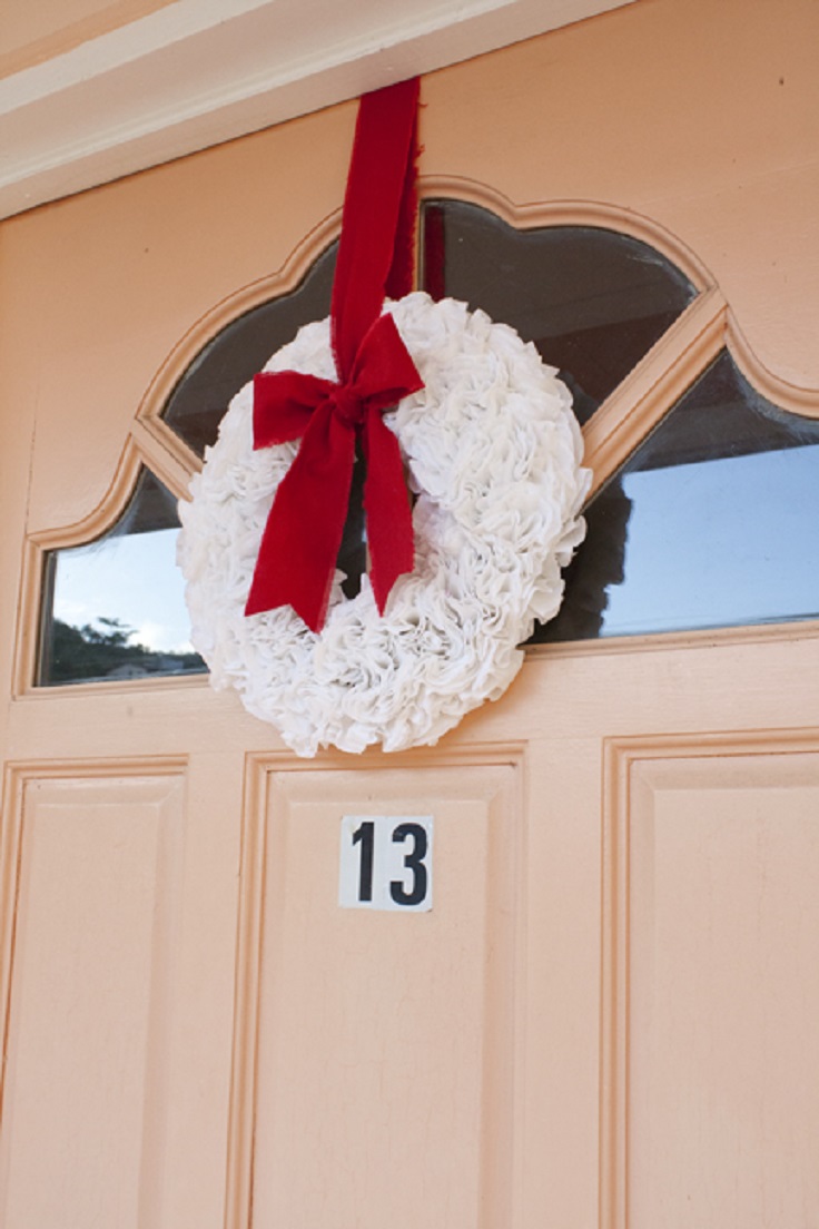 toilet-paper-ruffle-wreath