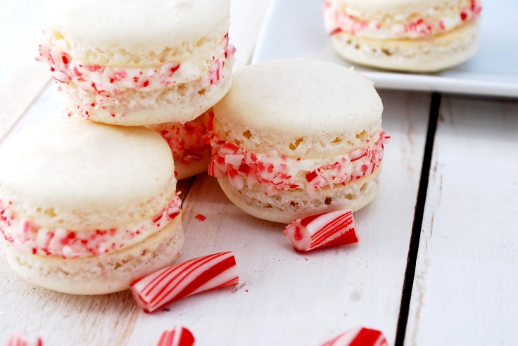 candy-cane-macarons