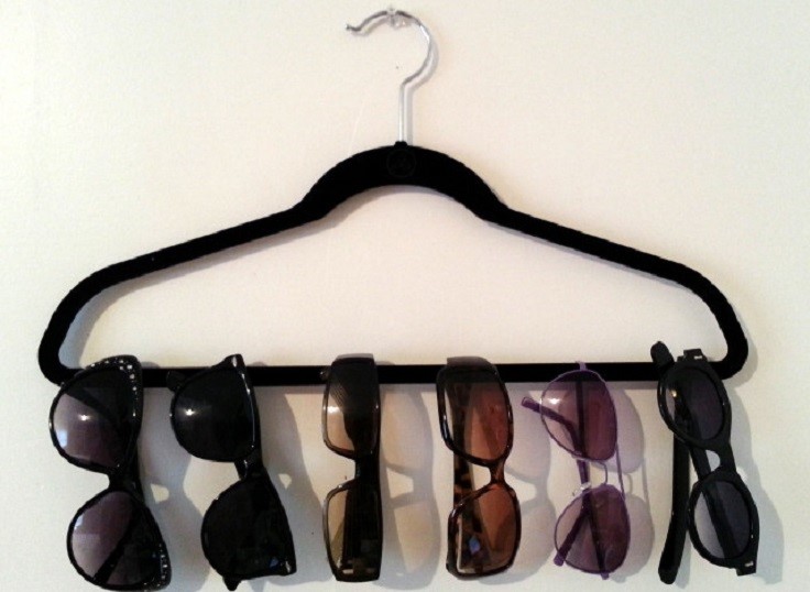 hanger-sunglasses-display