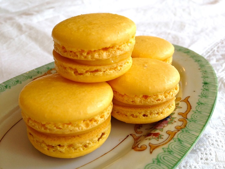 passionfruit-macarons