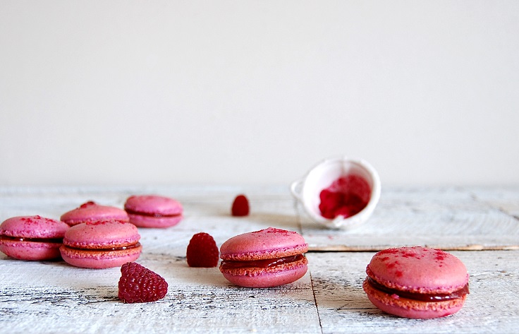 raspberry-macaron