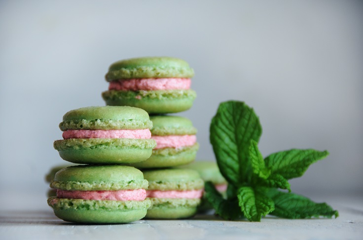 strawberry-mint-macarons