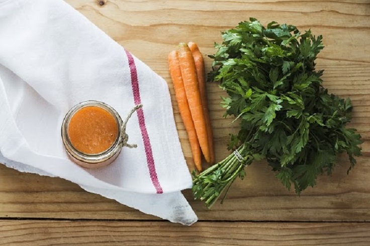 carrot-and-parsley-smoothie