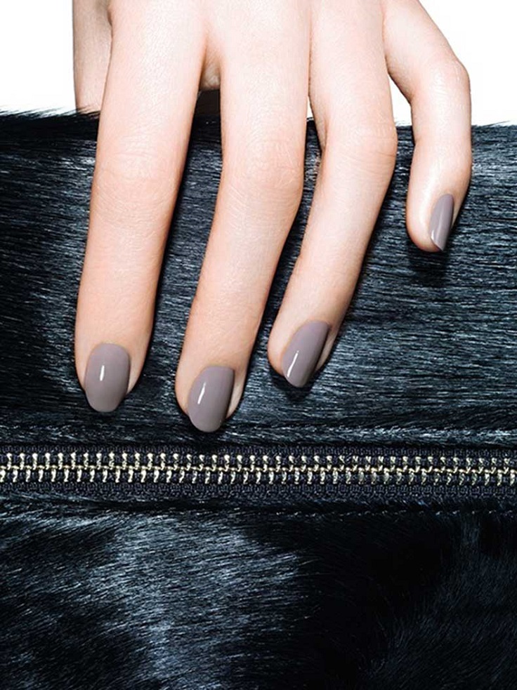 grey-nails