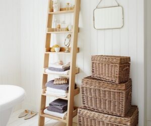 Top 10 Ways To Use Your Rustic Ladder When Decorating