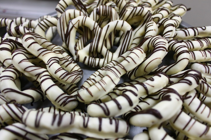 white-chocolate-pretzels