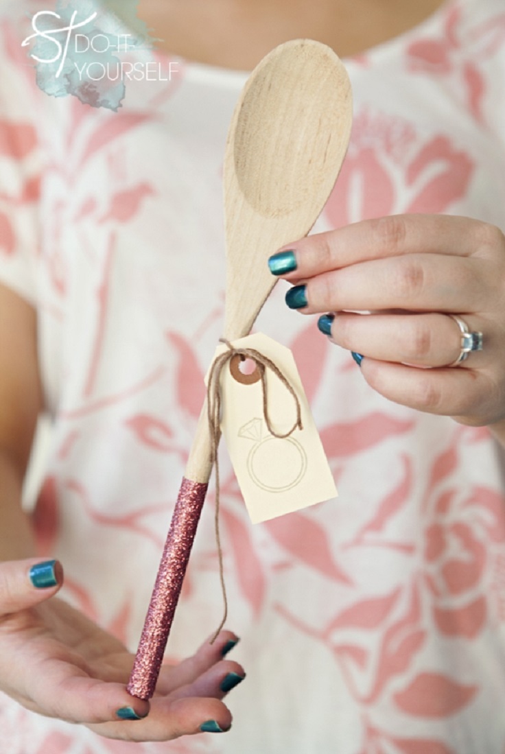 Glittered-Wooden-Spoon-Favors