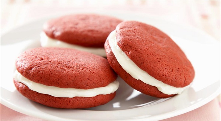 red-velvet-whoopie-pies