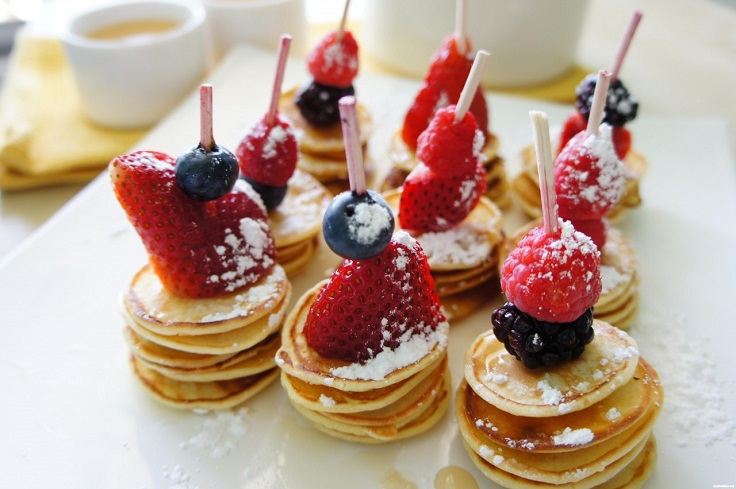 very-berry-pancake-brochettes