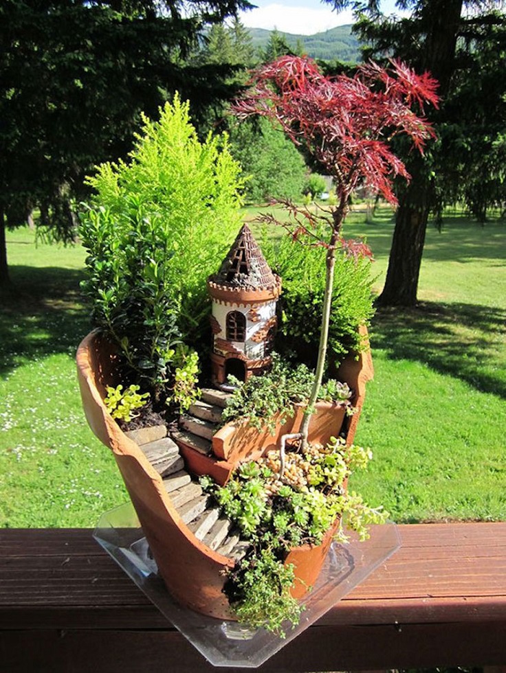 Broken-Pots-Turned-Into-Brilliant-DIY-Fairy-Succulent-Gardens