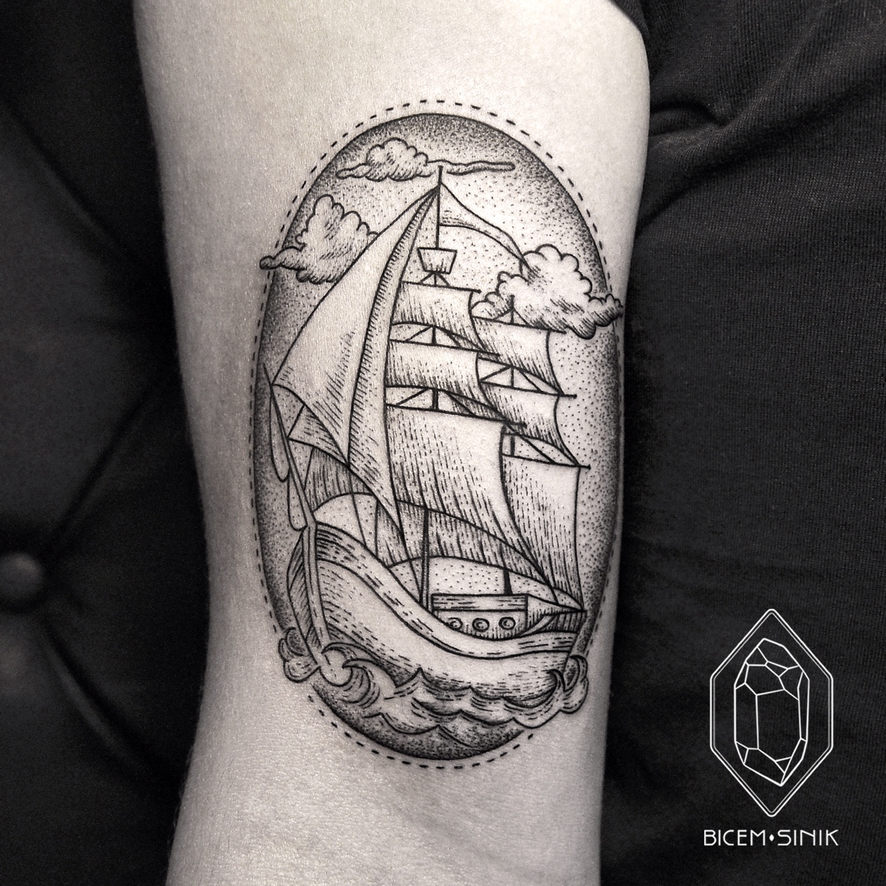 Geometrical-Tattoo-Boat