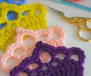 Top 10 Free Patterns For Crochet Crowns and Tiaras Fit for a Prince or Princess