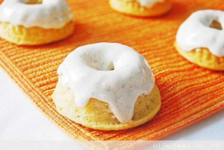 Vanilla-Bean-Mini-Bundt-Cakes