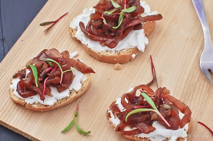 Caramelized-Onion-Crostinis Caramelized-Onion-Crostinis