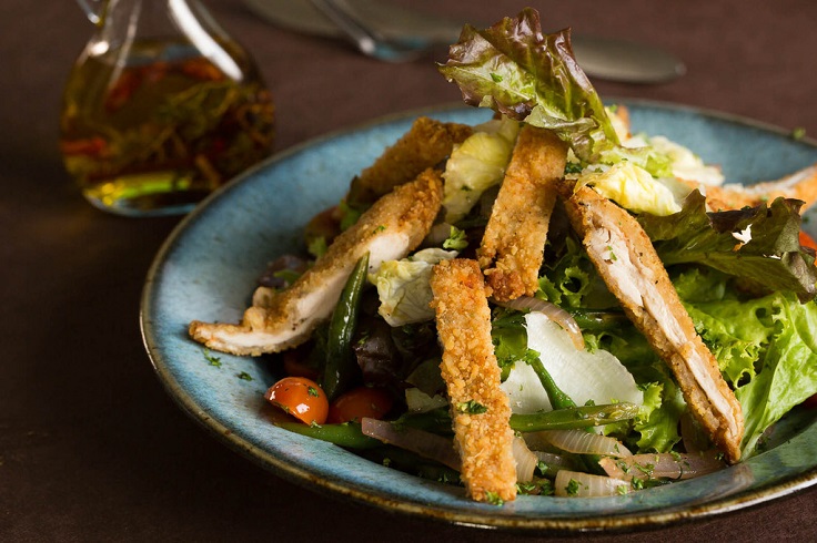 Chicken-Salad-with-caramlized-onions