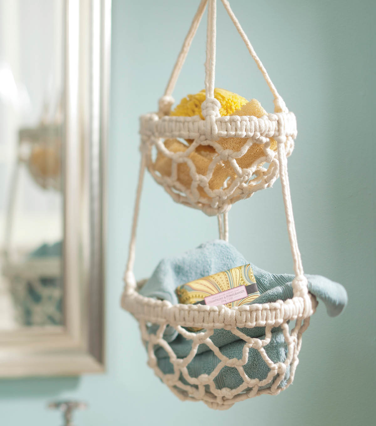 Macrame-Hanging-Basket