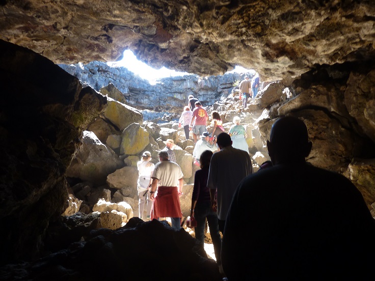 lava-beds-caves