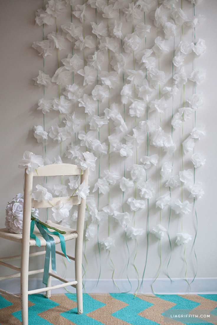 Cocktail-Napkin-Flower-Garland