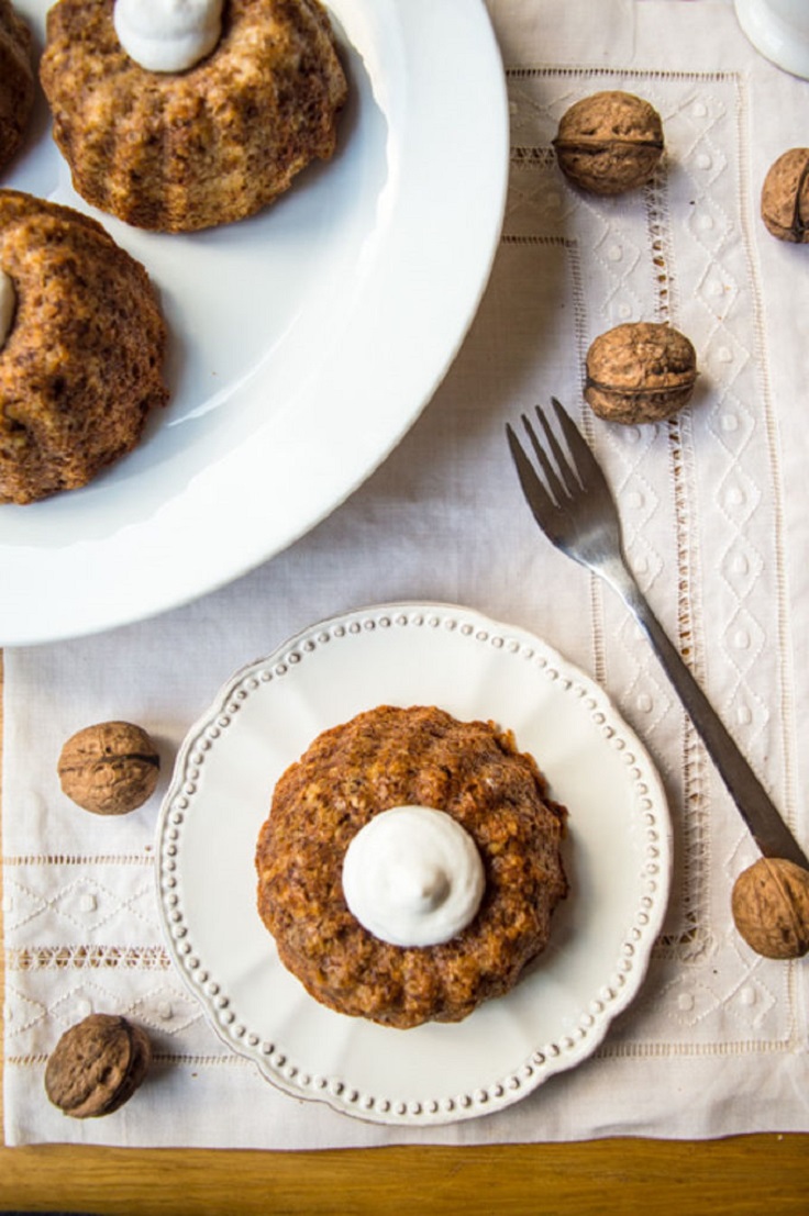 banana-walnut-mini-bundt-cakes