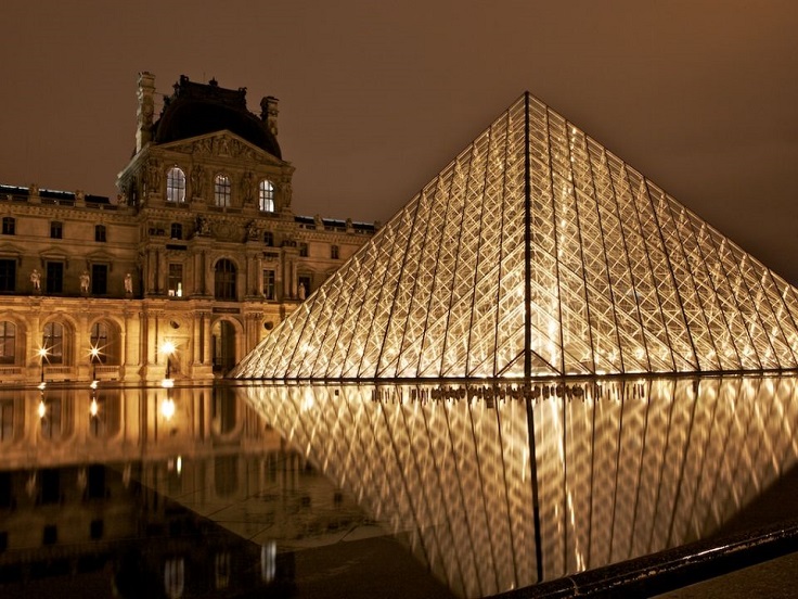 c61-Louvre-at-Night-12