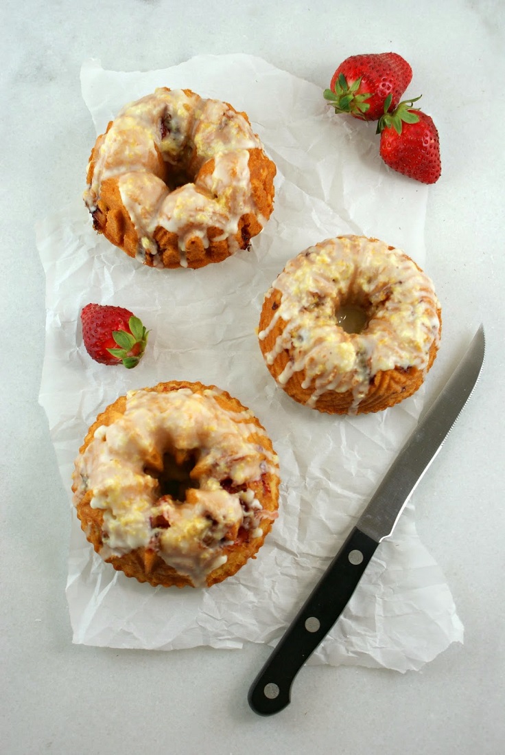 mini-lemon-and-strawberry-bundt-cakes