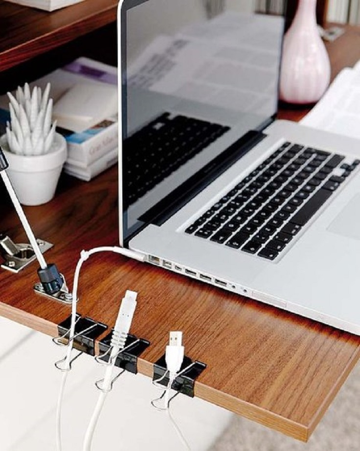 diy-home-office-organization-ideas-declutter-cables-binder-clips-desk