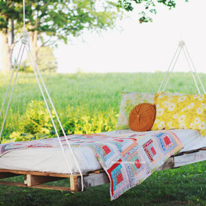 topDIY-Pallet-Swing-Bed-The-Merrythought-1-300x300