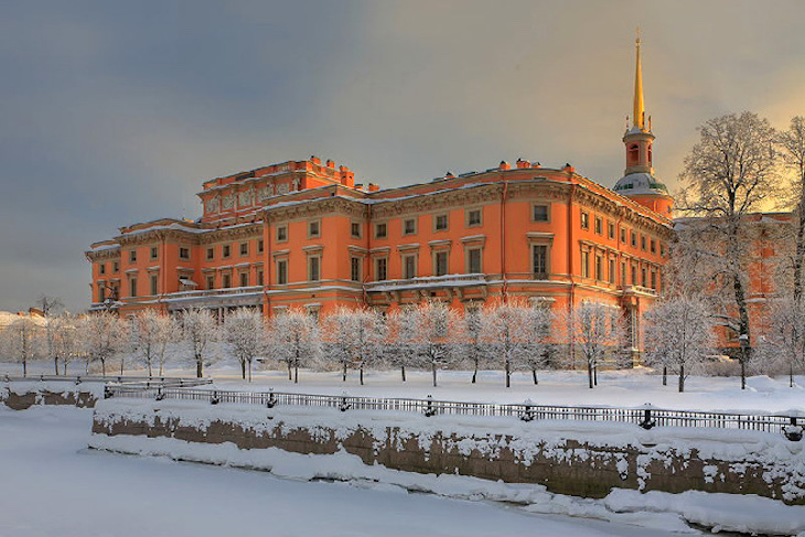 topwinter-view-of-mikhailovsky-castle-in-st-petersburgt