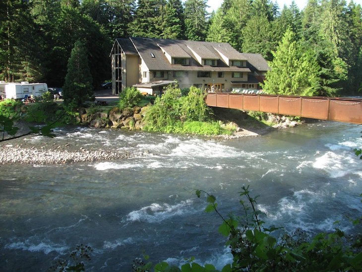 belknap-hot-springs-lodge1