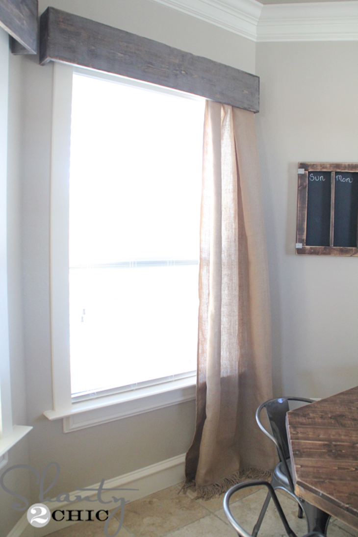 topDIY-Wooden-Valance