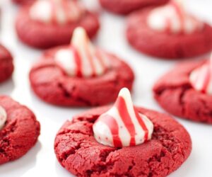 Top 10 Red Velvet Delicious Deserts