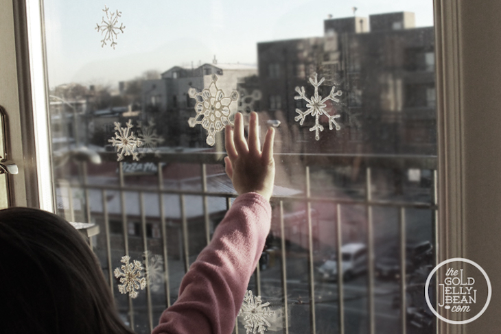 topDIY-Snow-Flake-Window-Clings-2