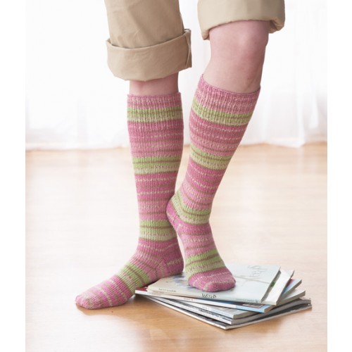 Free-Knee-Socks-Knit-Pattern