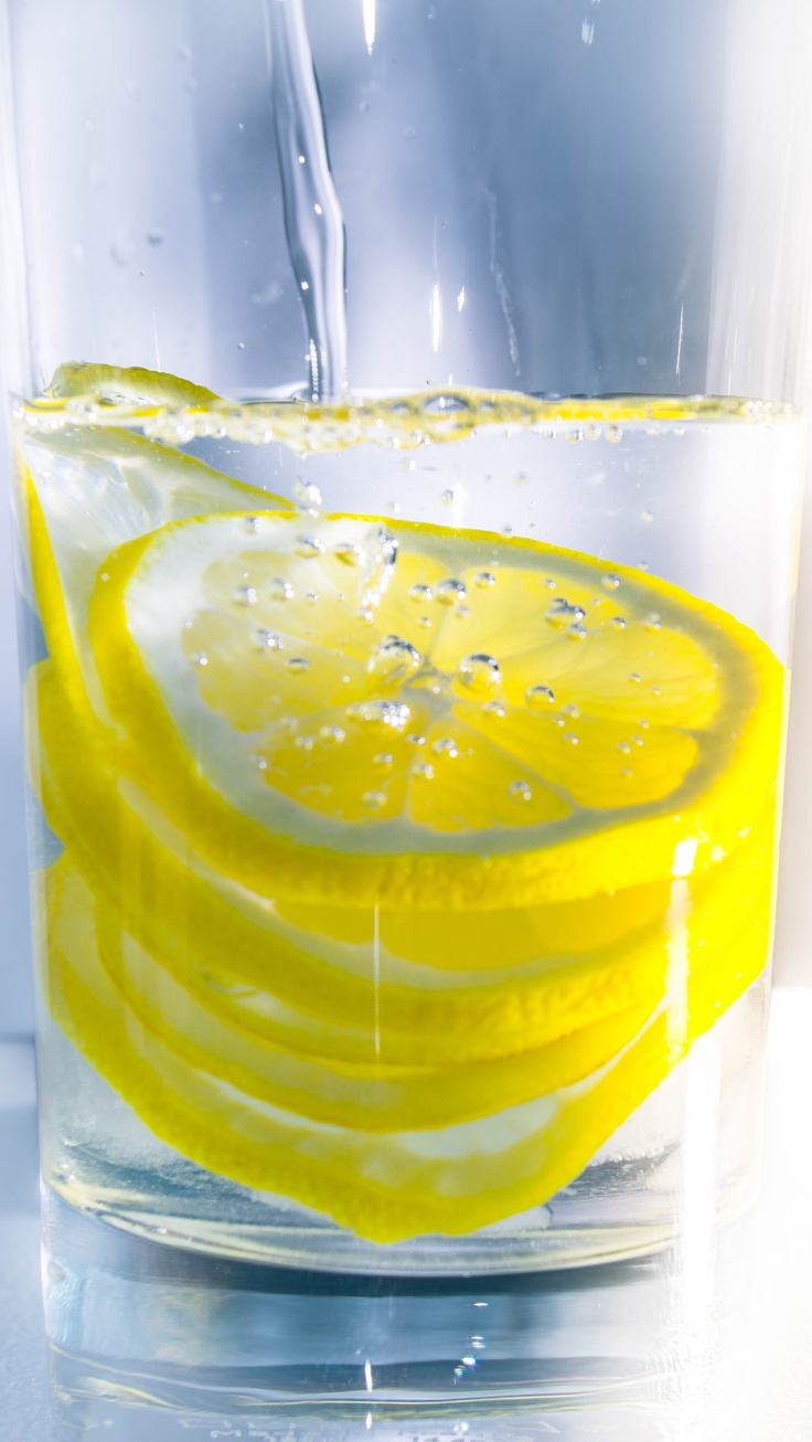 Start-Your-Day-With-Lemon-Water