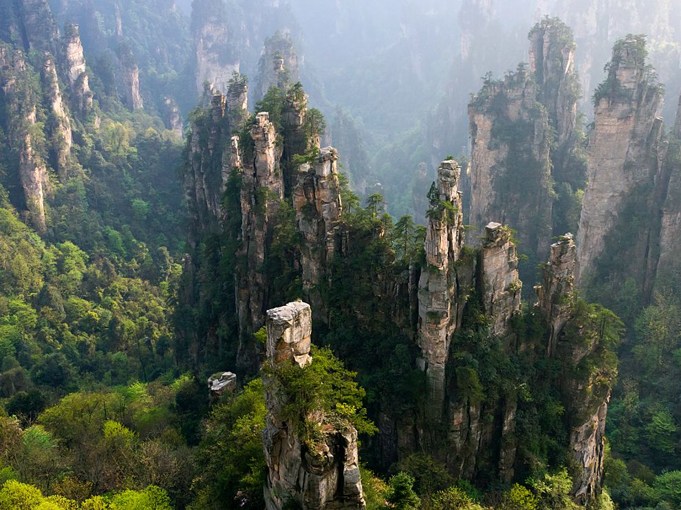 zhangjiajie-national-forest-park-china_66408_990x742