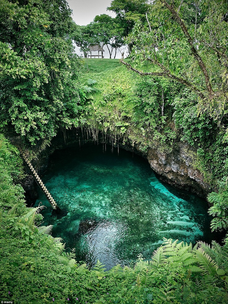 To-Sua-Ocean-Trench