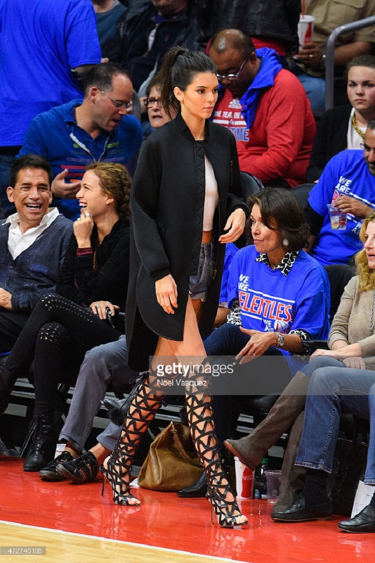 Top 10 Best Celebrity Outfits at The NBA Games