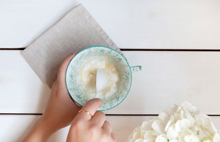 Coconut-Oil-and-Honey-Hair-Mask