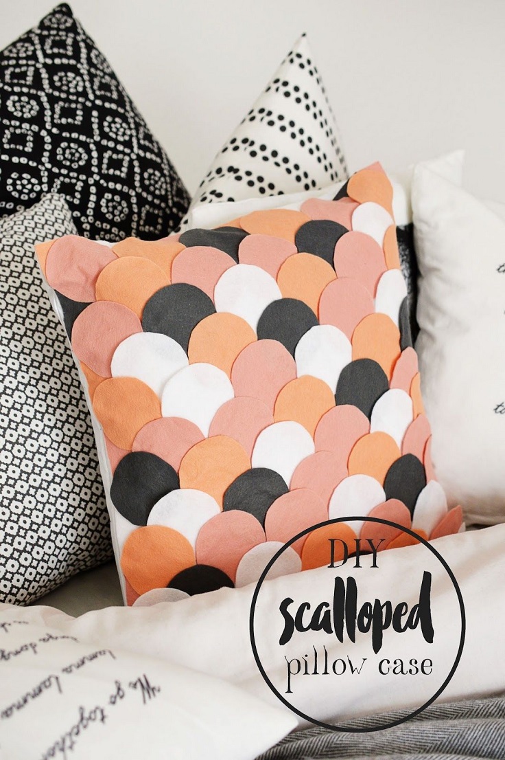 No-Sew-Scalloped-Pillow