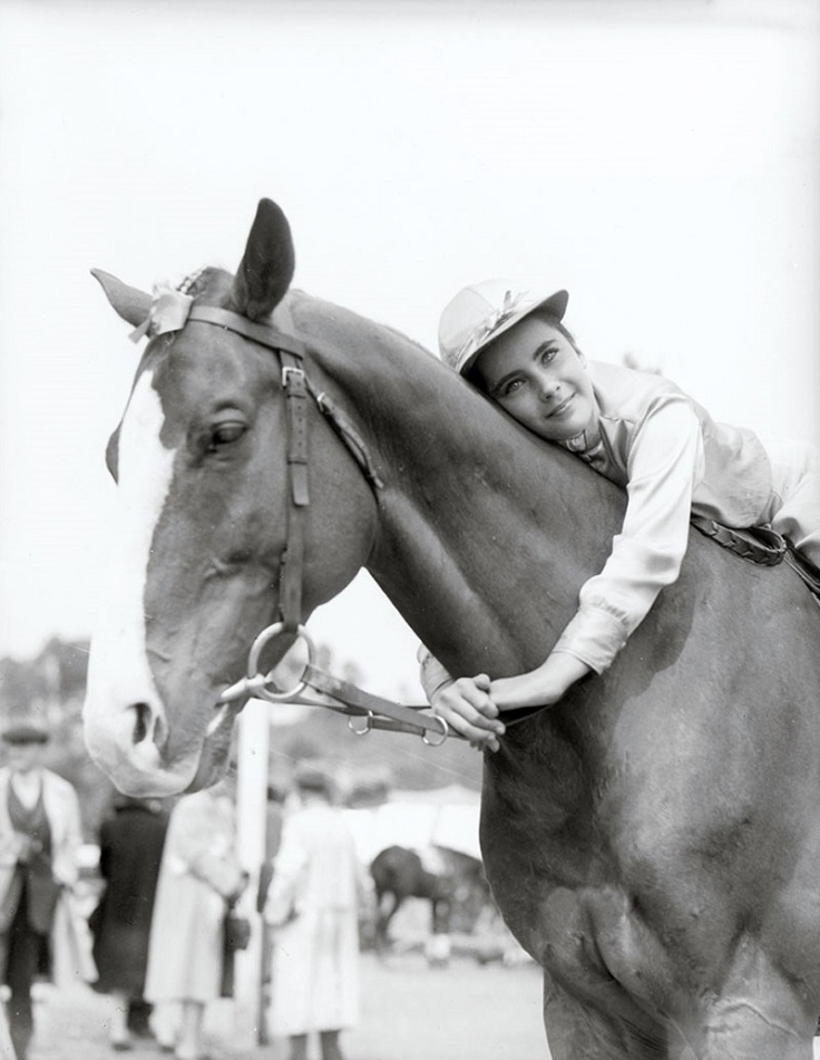 Elizabeth-Taylor-horse-riding