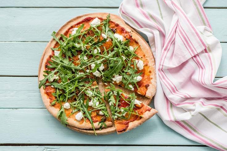 Homemade-Caramelised-Red-Onion-Goats-Cheese-and-Rocket-Flatbread-Pizza
