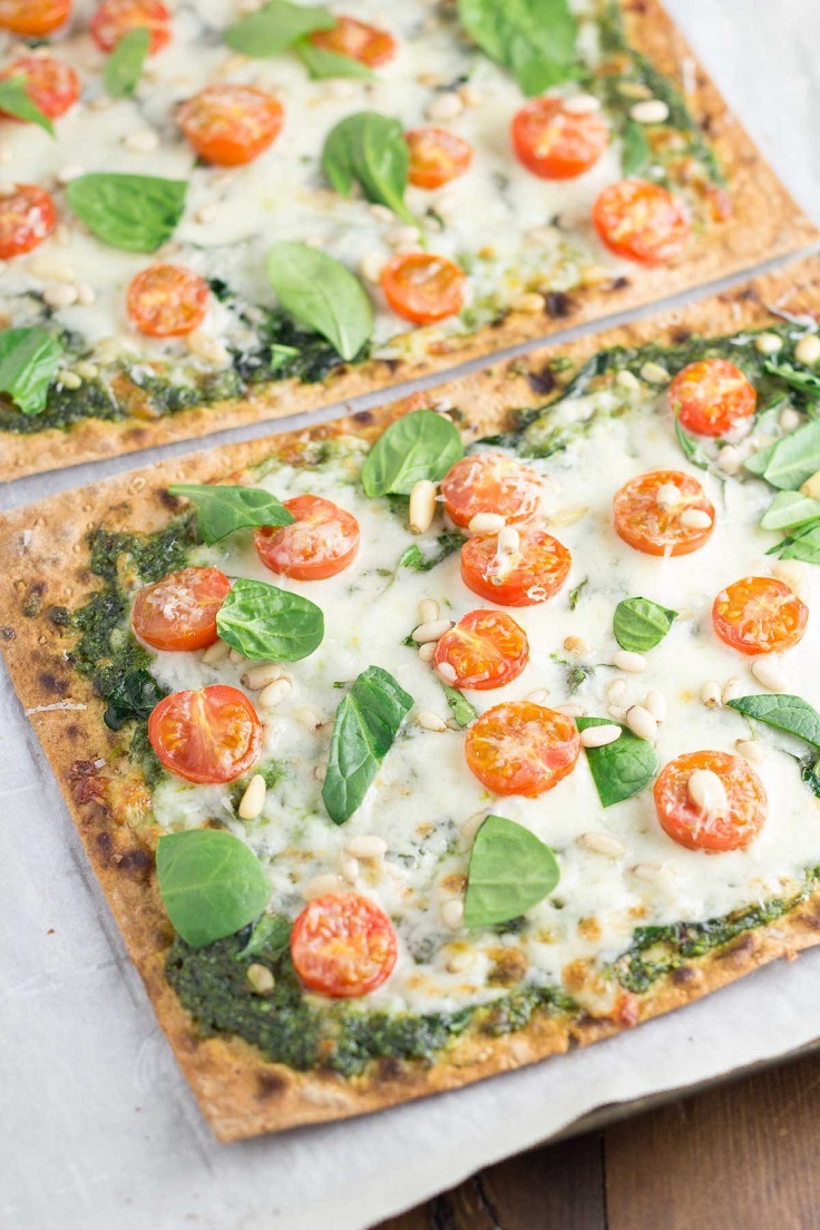 Spinach-Pesto-and-Tomato-Flatbread-Pizzas