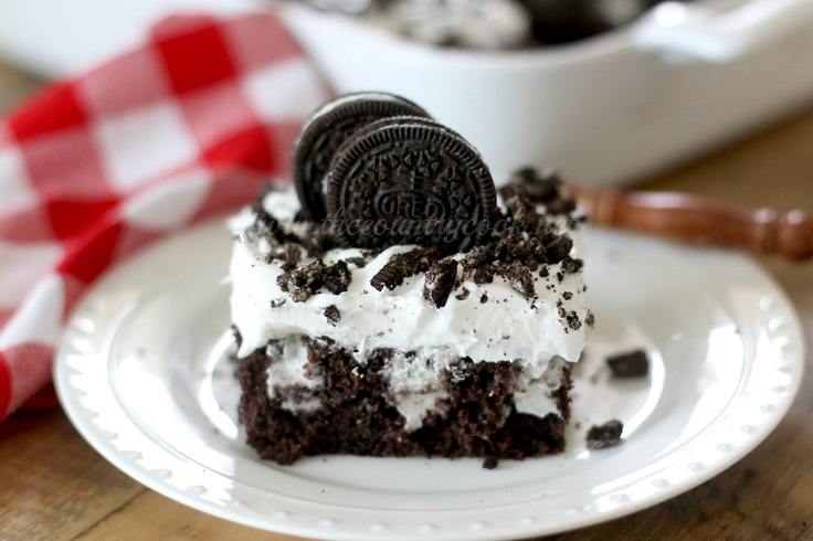 Oreo-Pudding-Poke-Cake