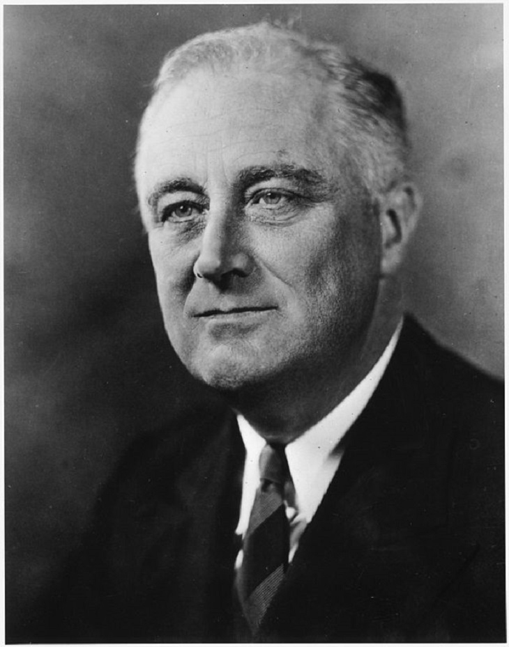 Franklin_D._Roosevelt_-_NARA_-_535943