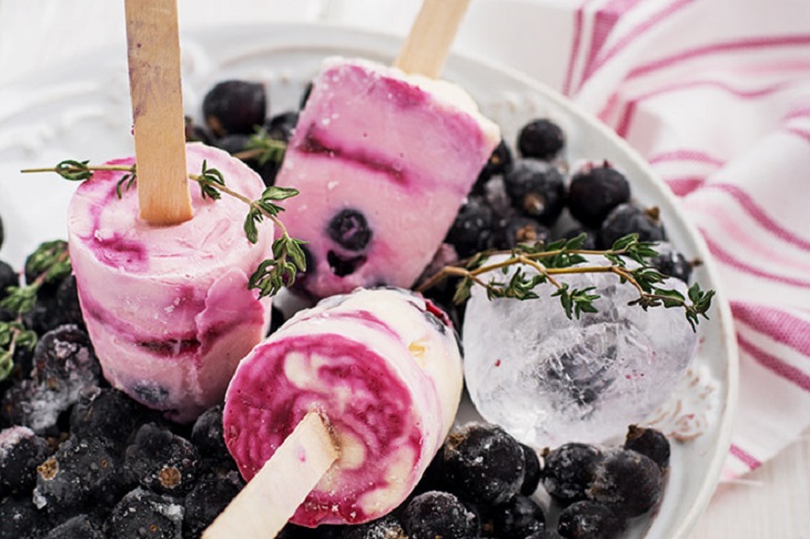 Aronia-Cheesecake-Popsicle