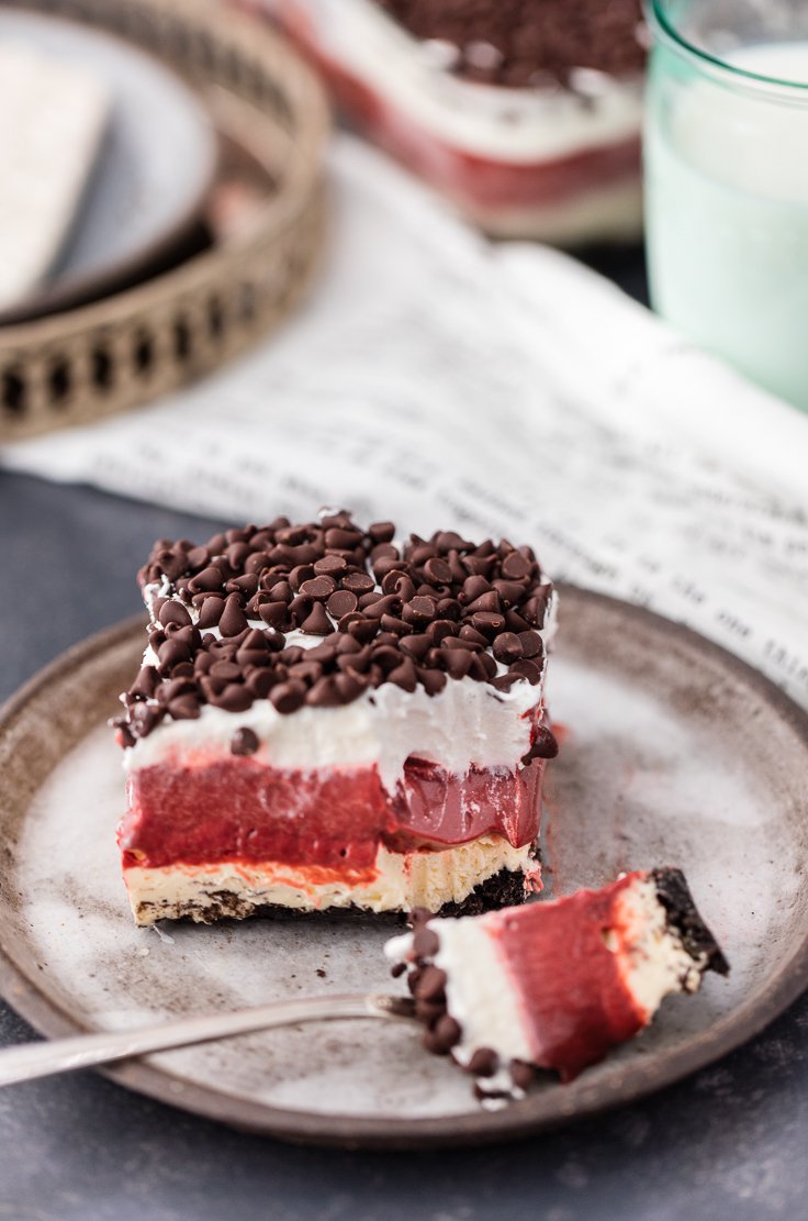 Red-Velvet-Dessert-Lasagna