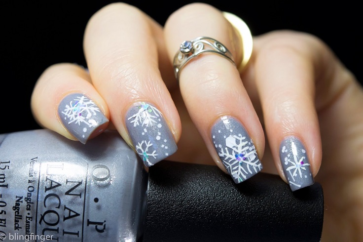 Snowflake-Nail-Art