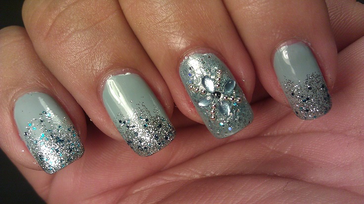 Winter-Icicle-Nail-Art