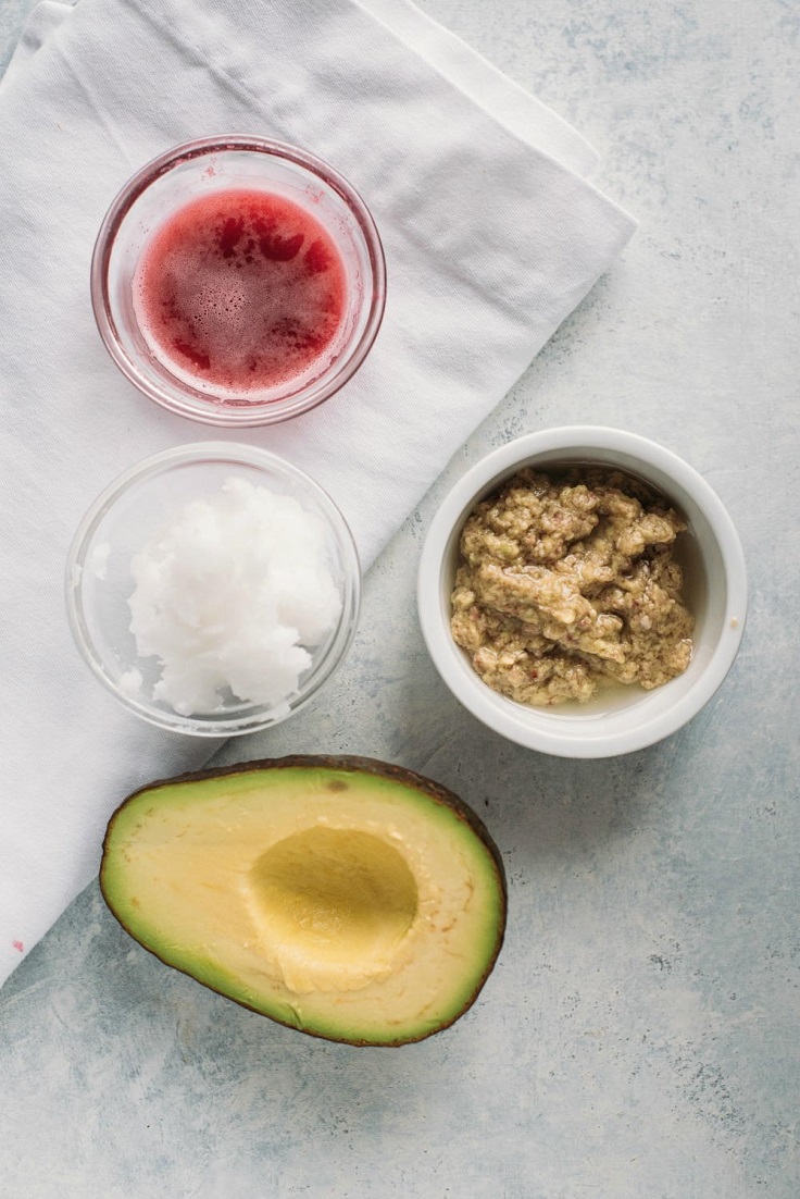 Anti-Aging-Face-Mask-with-Avocado
